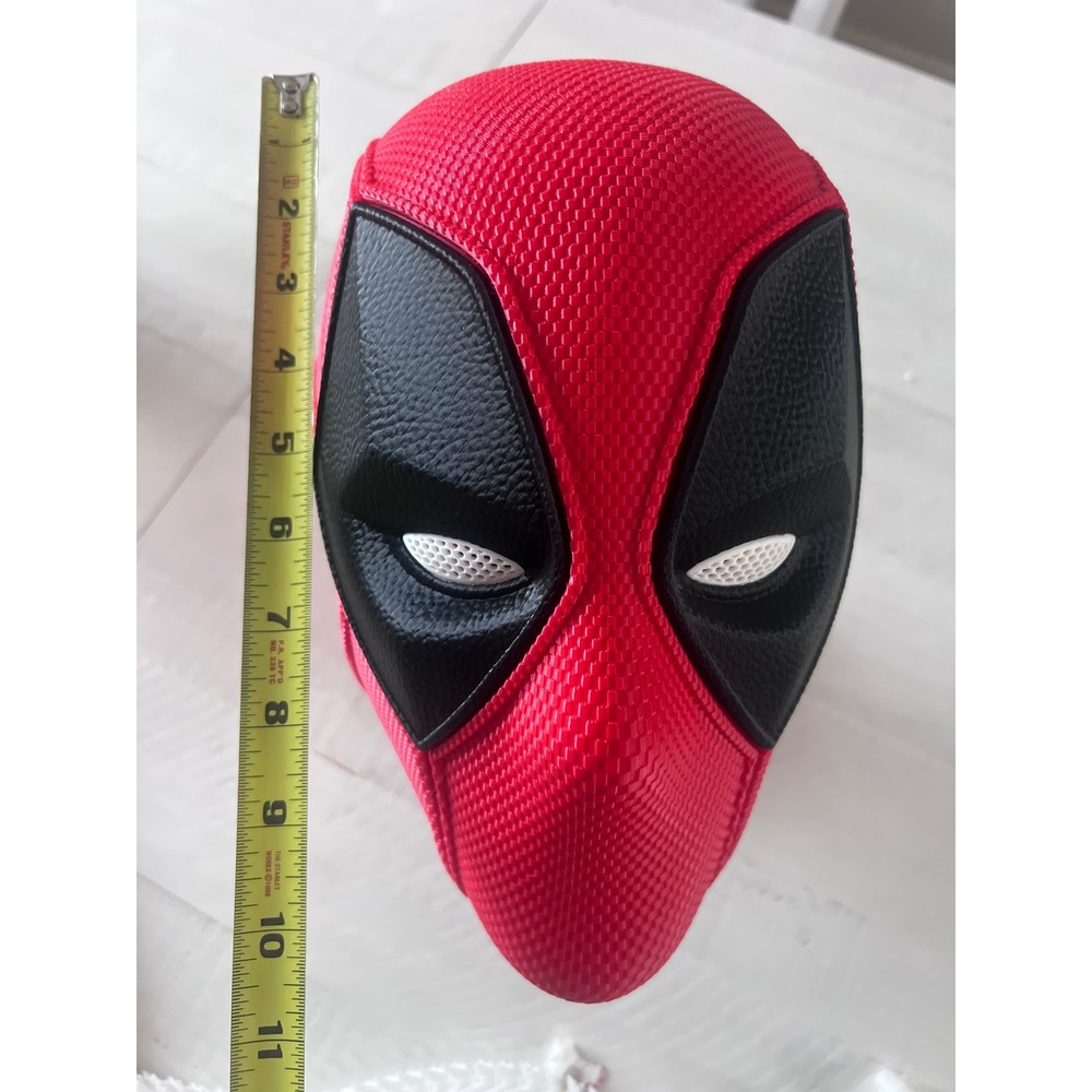 Marvel Deadpool Magnetic Cosplay Mask with Display Stand 3D printed - Picture 5 of 7